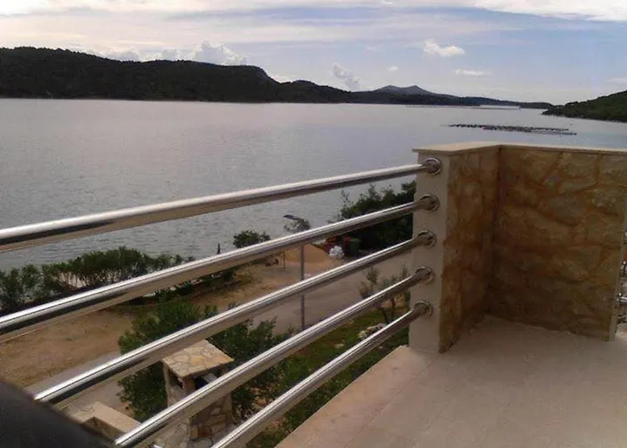 Apartman By The Sea Cove Mala Lamjana, Ugljan - 21182 Kali